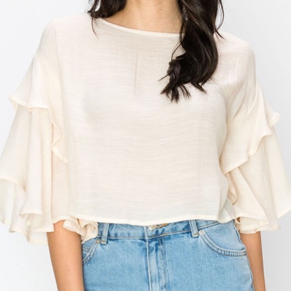 upstyleboutique Tops - NWT Cream Blouse Short Sleeve